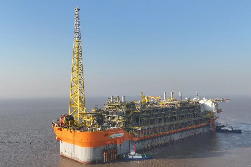 启东中远海运海工新型FPSO SBM Mero 4“亚历山大·德·古斯茂”交付开航