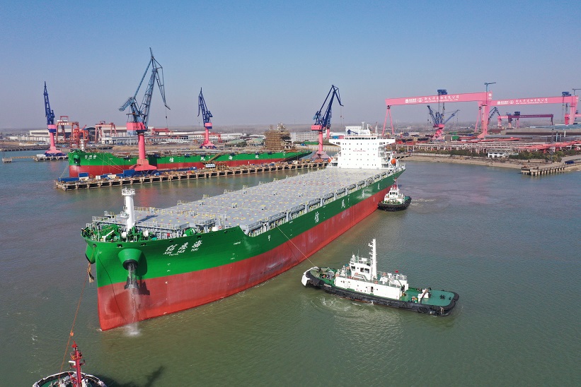 船舶公司新大洋首制4500箱集装箱船顺利交付